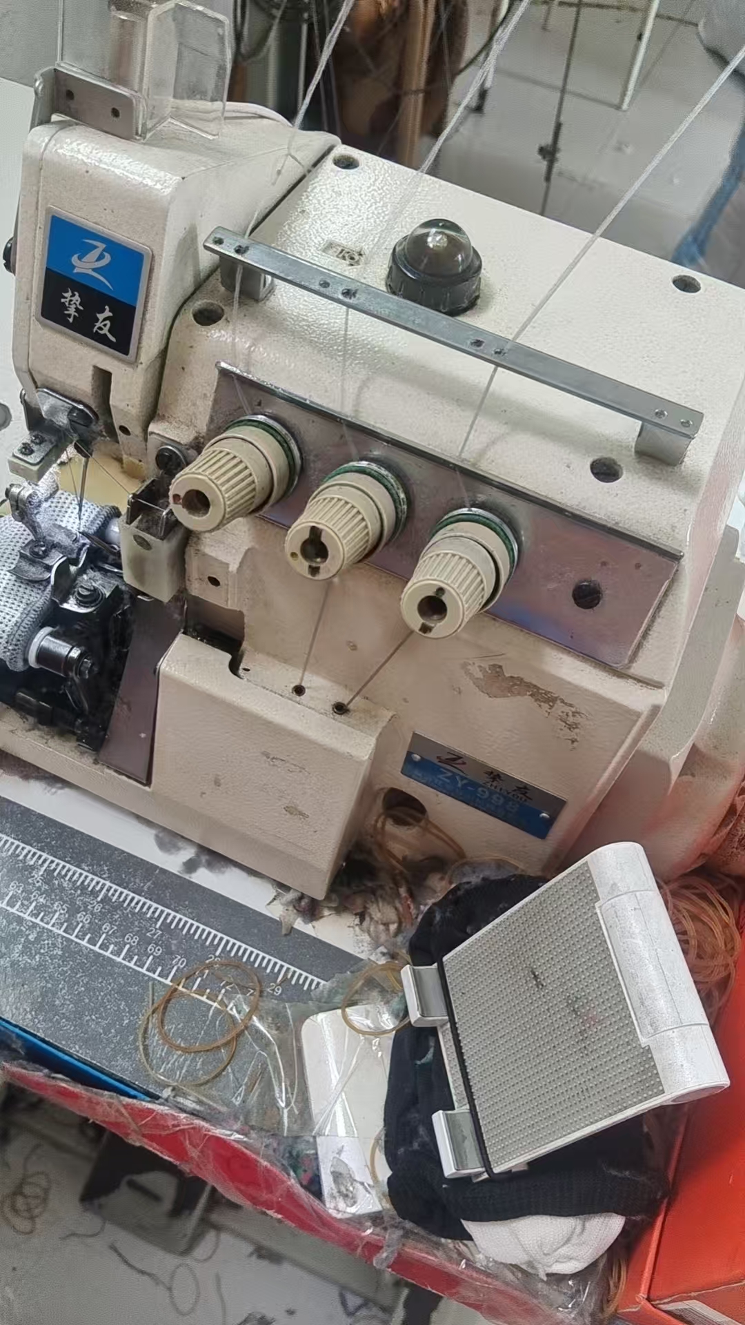 手套机处理，8成多新，正常用，新机:8600元，自提2800元，有意者打电话:1