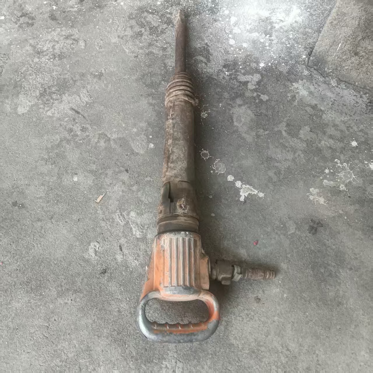 闲置风镐原谅600，现价300，电话18766658400微信（15269230