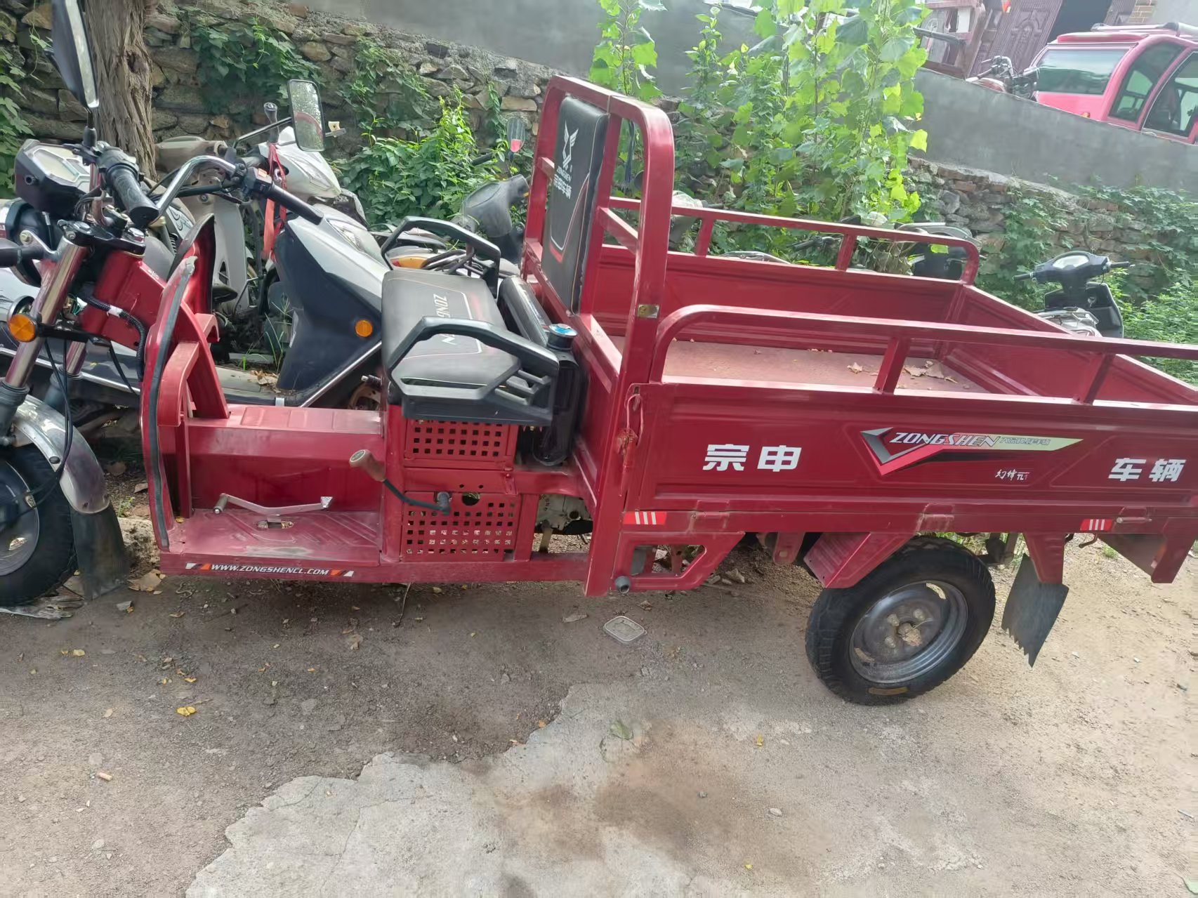 宗申130机，九成多新，原版原漆，跑4000公里，原价:6800元，4200元开