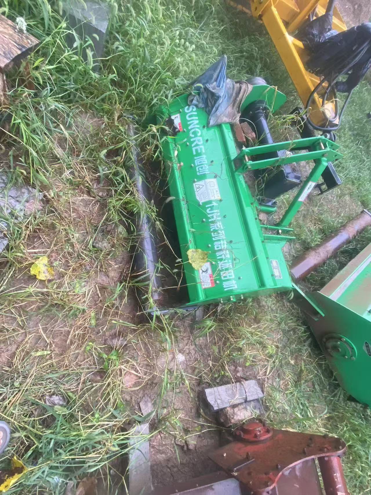 秸秆粉碎机闲置，价格面议，电话：13655389123